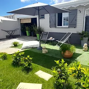  Hébergement de vacances Ti Garden Et Son Jacuzzi Privé à Ste Luce